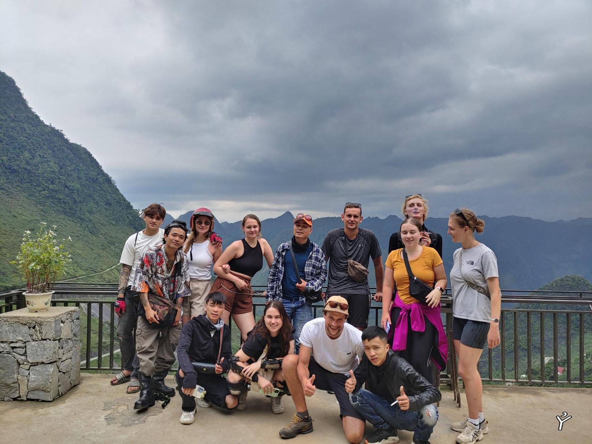Ha Giang Lotus Hostel Motorbikes Tours Extérieur photo