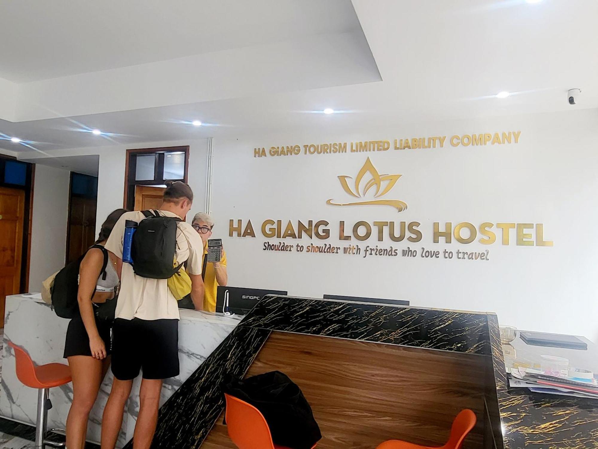Ha Giang Lotus Hostel Motorbikes Tours Extérieur photo