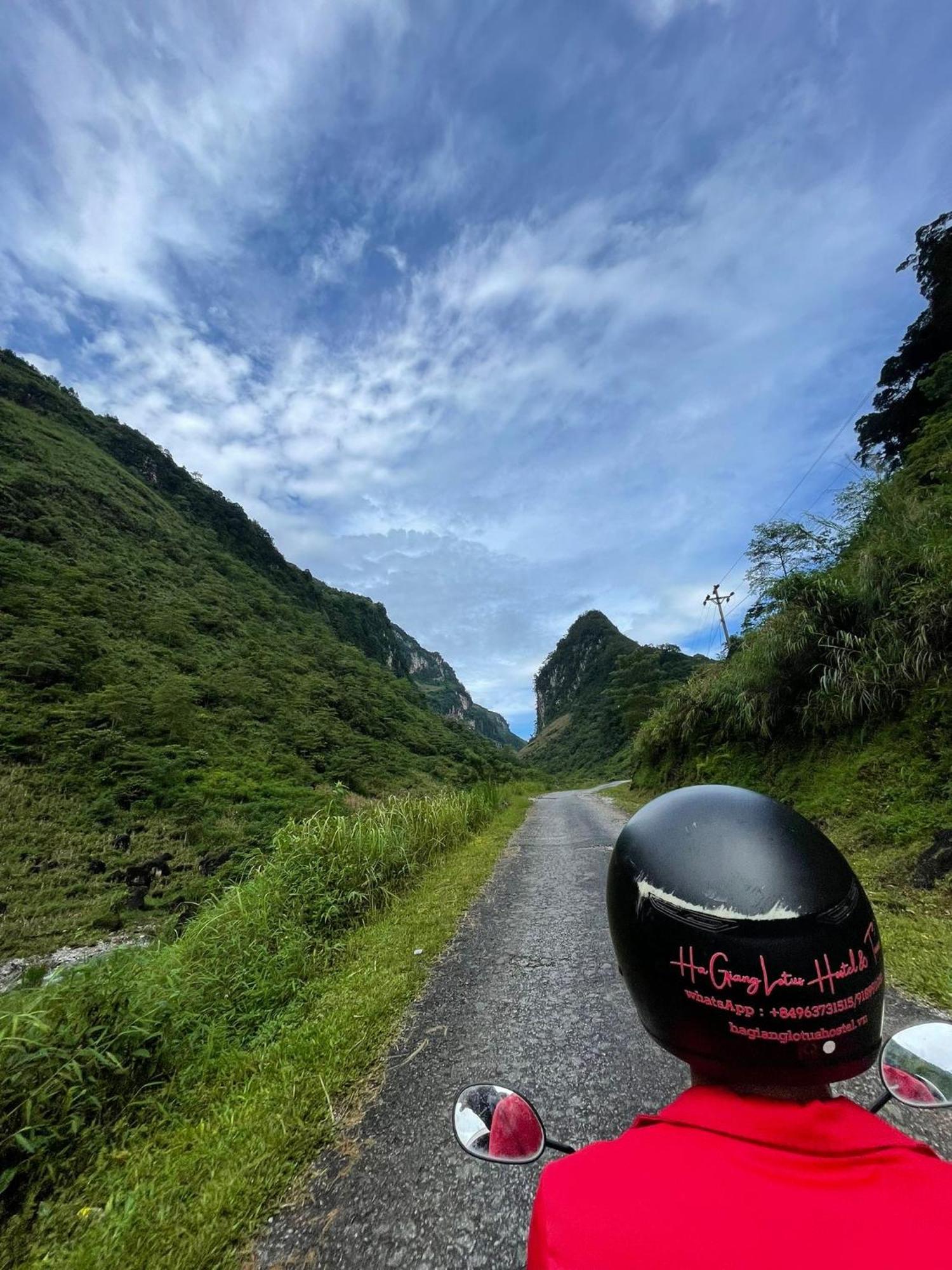 Ha Giang Lotus Hostel Motorbikes Tours Extérieur photo